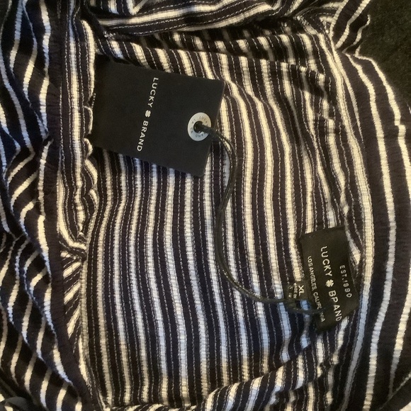 Lucky Brand Off-Shoulder Navy Stripe Long Sleeve Top XL NWT - Picture 8 of 9